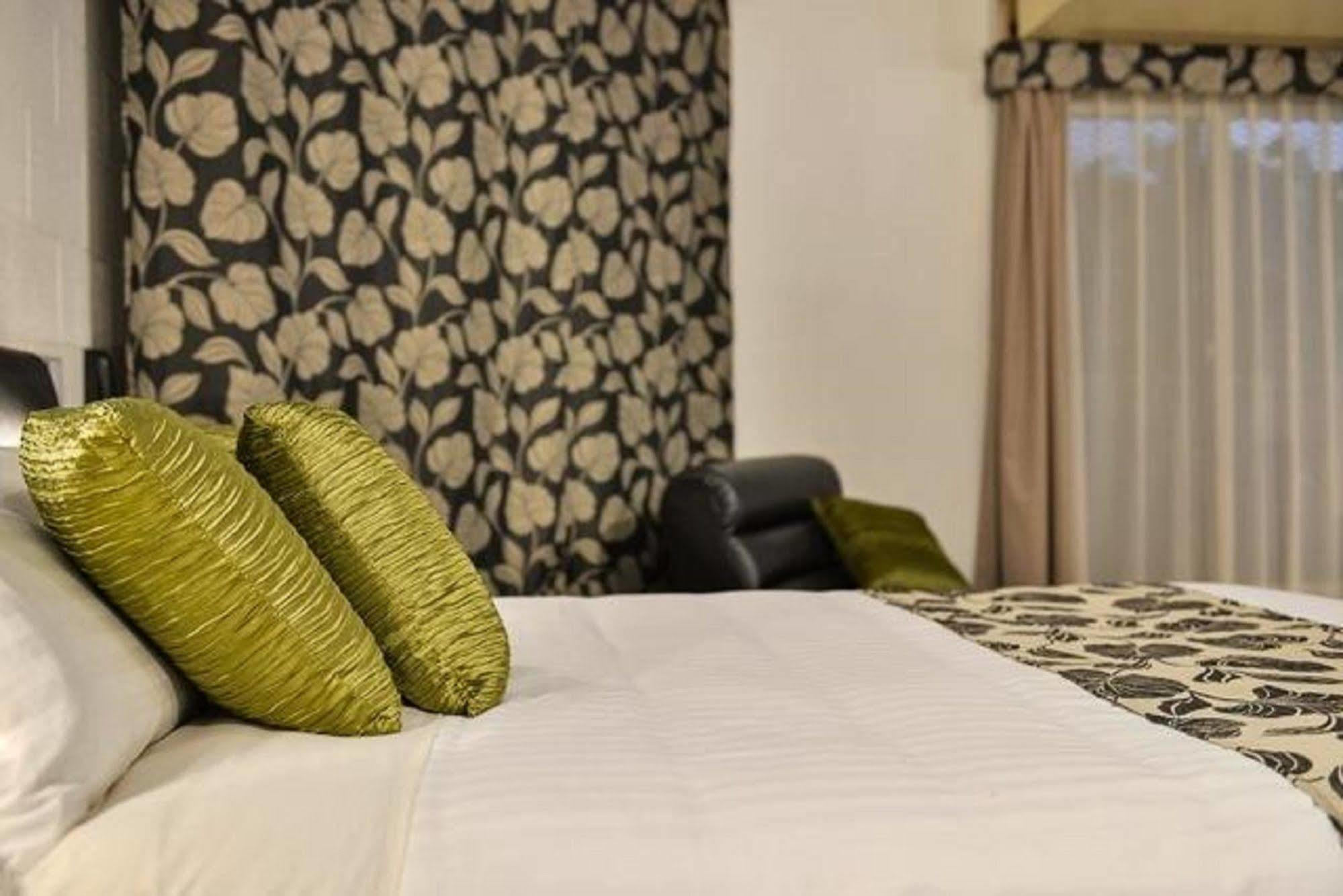 Sea Breeze Resort Exmouth Buitenkant foto