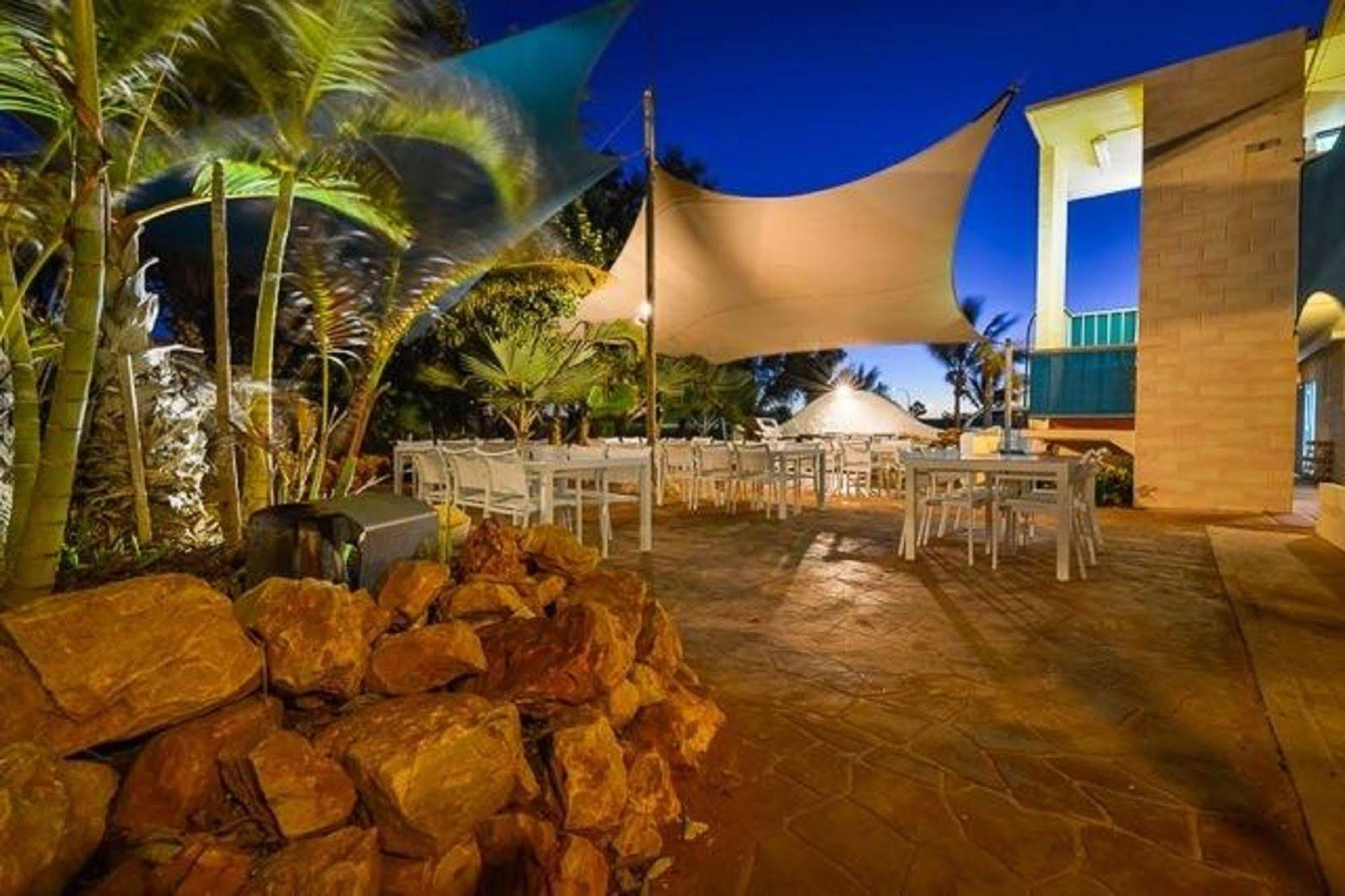 Sea Breeze Resort Exmouth Buitenkant foto