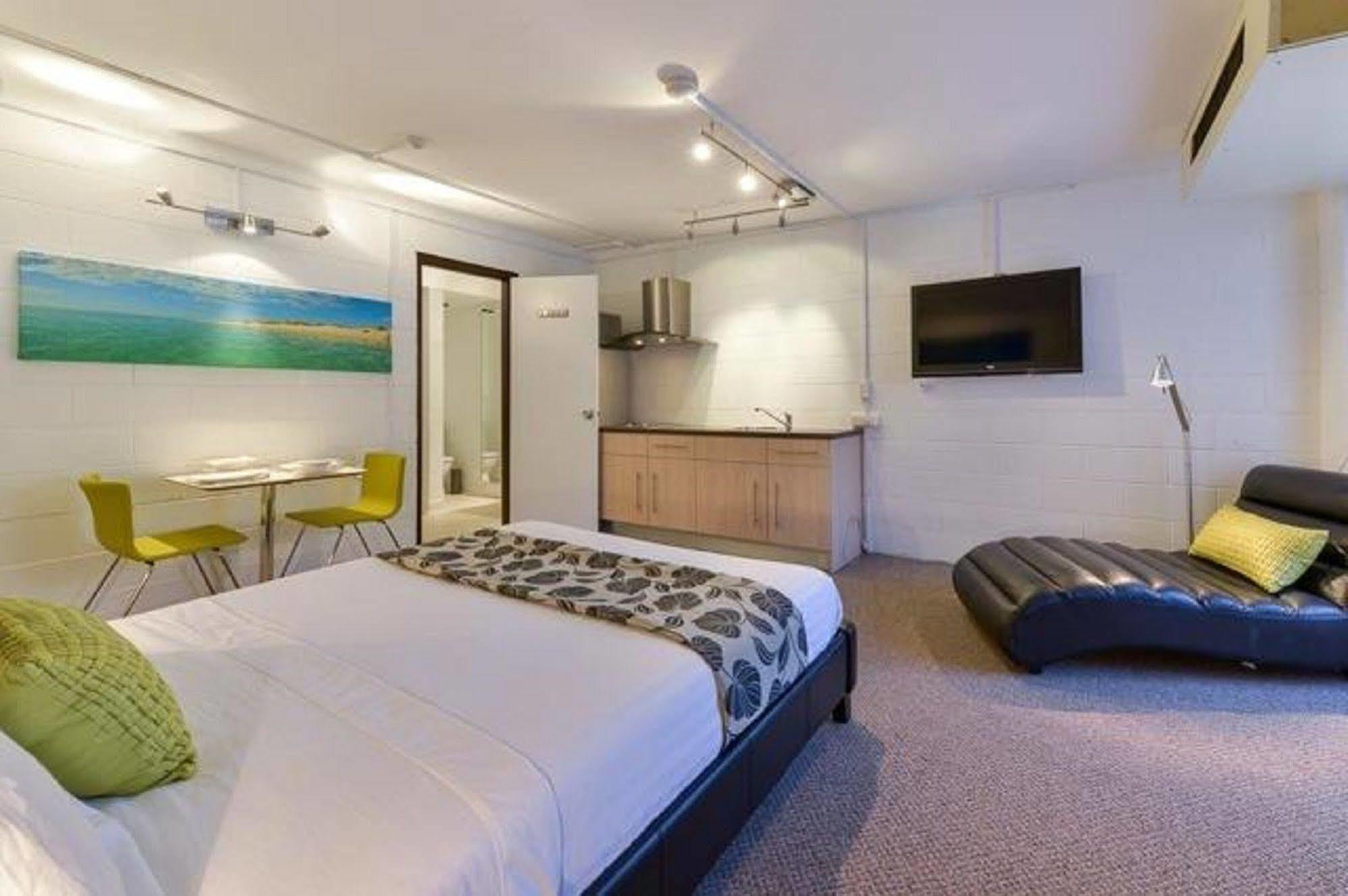 Sea Breeze Resort Exmouth Buitenkant foto